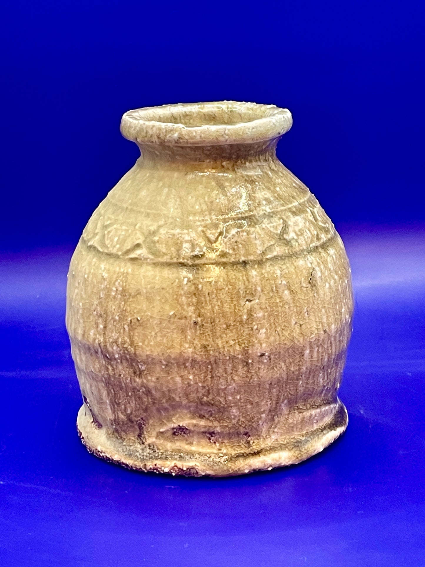 Tsubo-shaped hanaire flower vase, Shigaraki yaki, unglazed woodfired stoneware, feldspar inclusions, good ashing S017