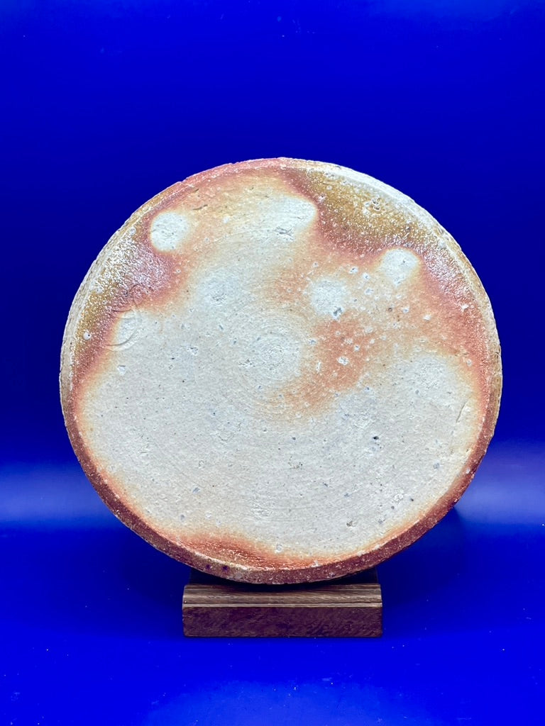 Round serving dish, Shigaraki yaki, unglazed woodfired stoneware, feldspar inclusions S082