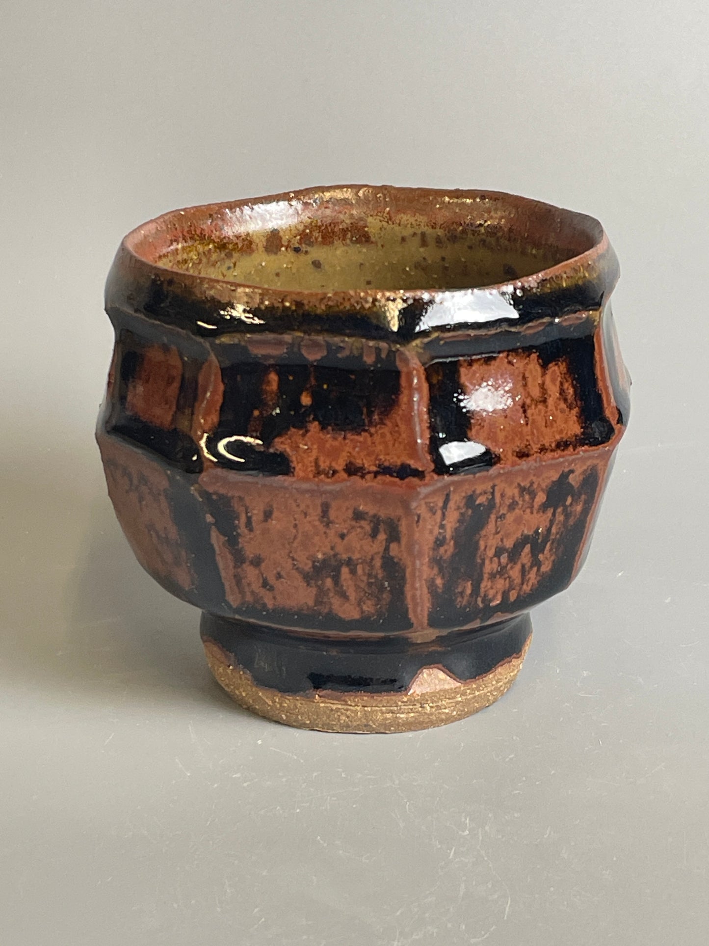 Yunomi, faceted, temmoku, ash, T1017