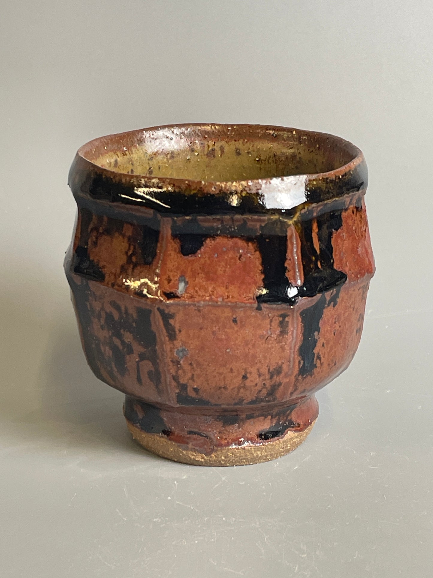 Yunomi, faceted, temmoku, ash, T1031