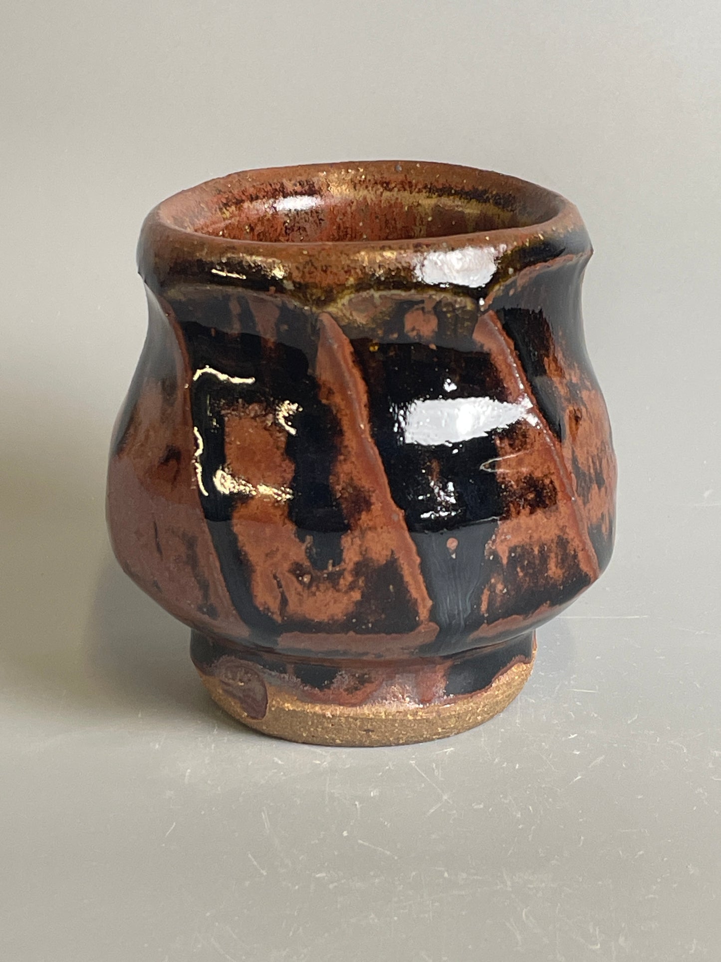 Yunomi, faceted, temmoku, T1038