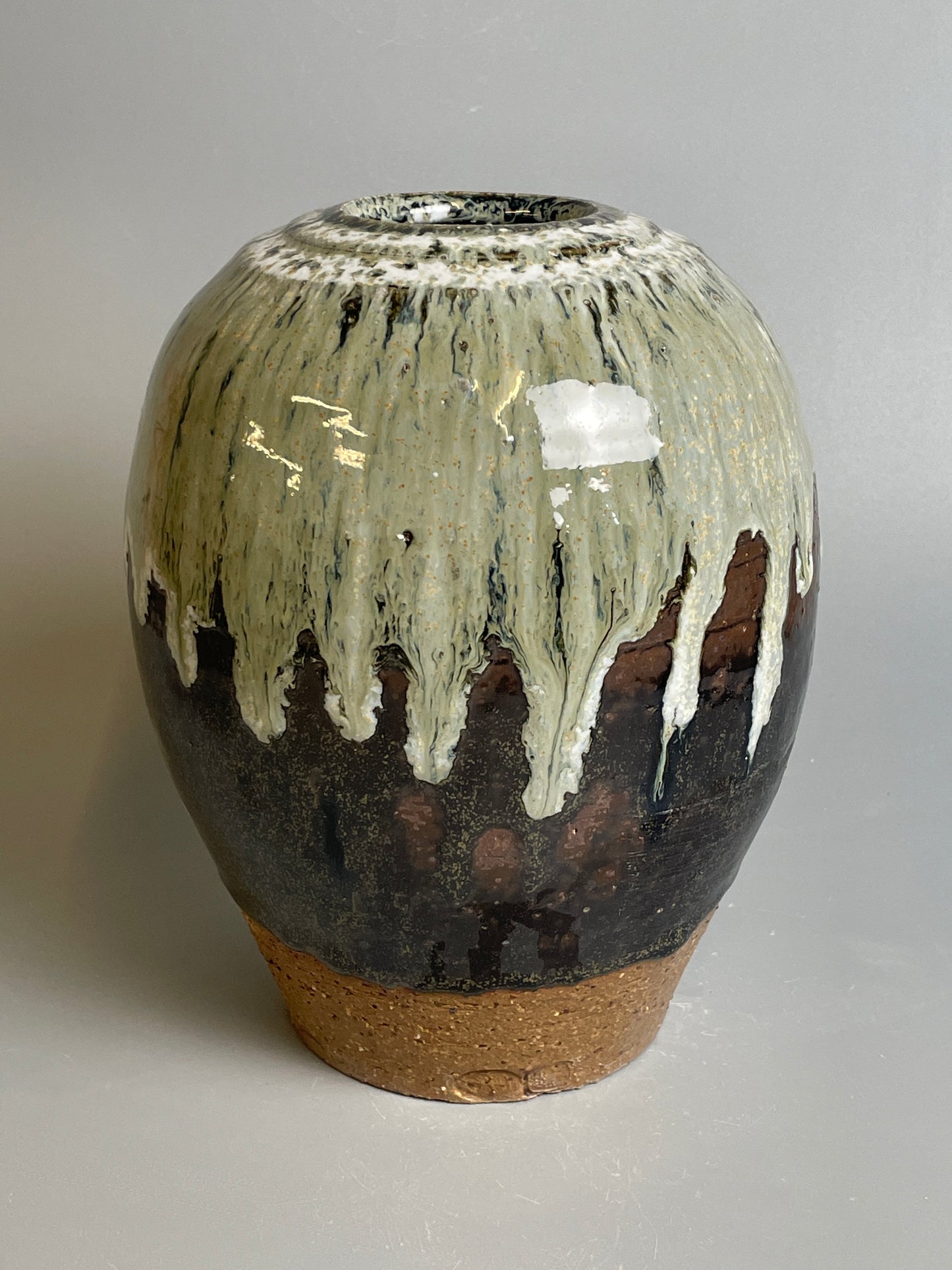 Medium bottle vase, jian, Nuka, T1271