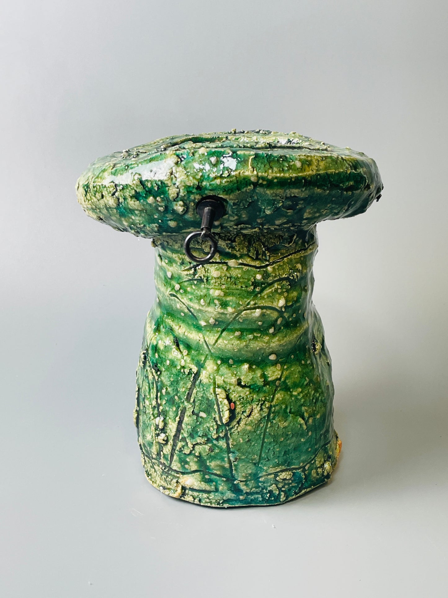Shiga Oribe hanging kake hanaire, side fired, inclusion body, needle ash, personal marks for AA, A104