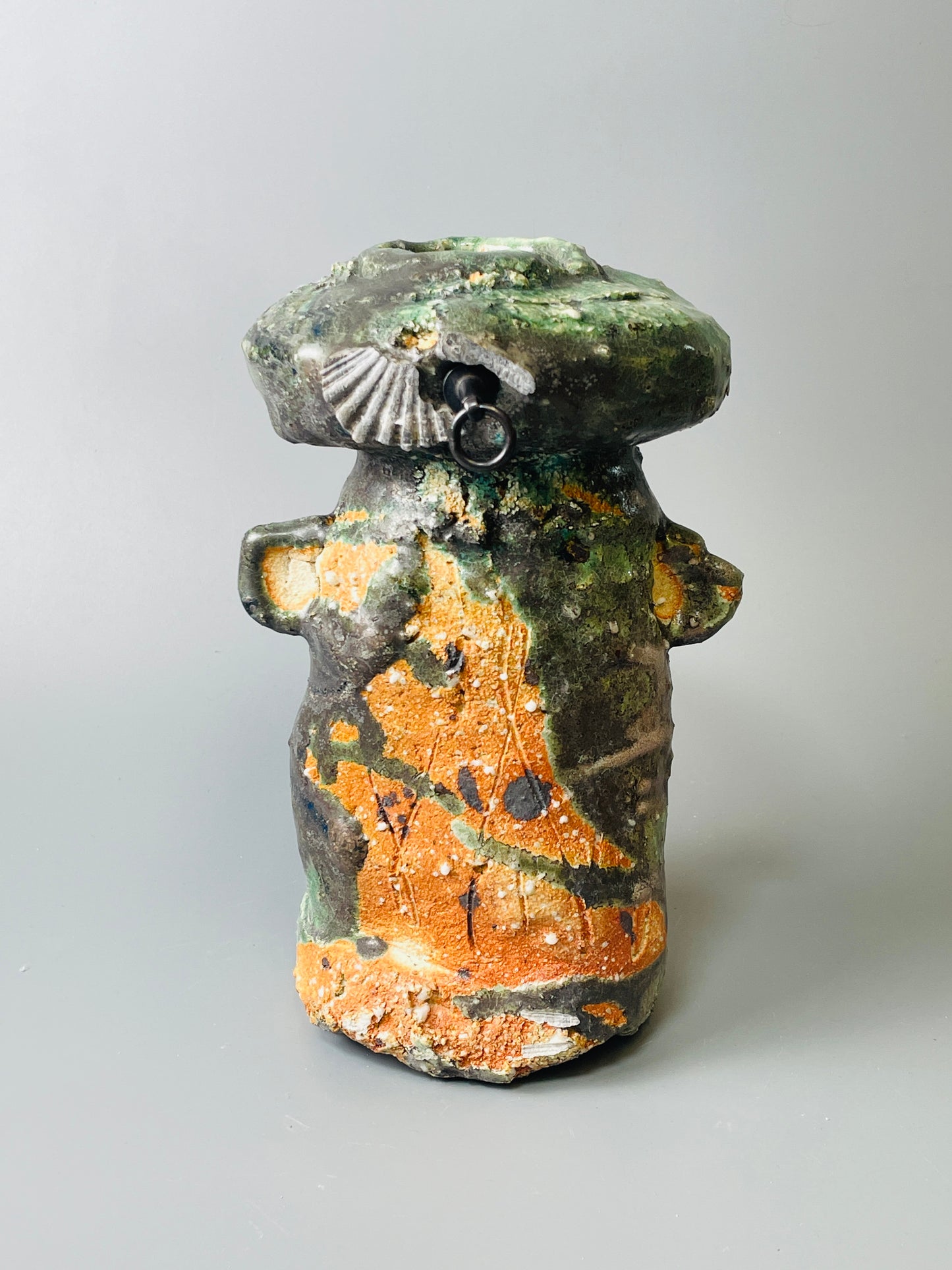 Shiga Oribe hanging kake hanaire, side fired, inclusion body, needle ash, personal marks for AA, A110