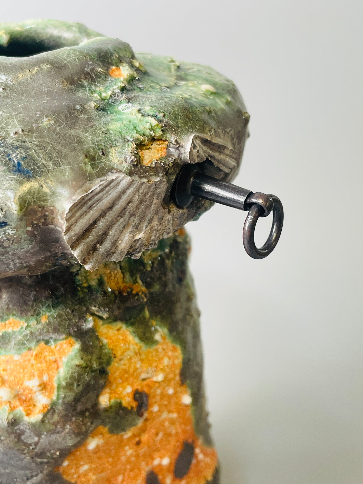 Shiga Oribe hanging kake hanaire, side fired, inclusion body, needle ash, personal marks for AA, A110
