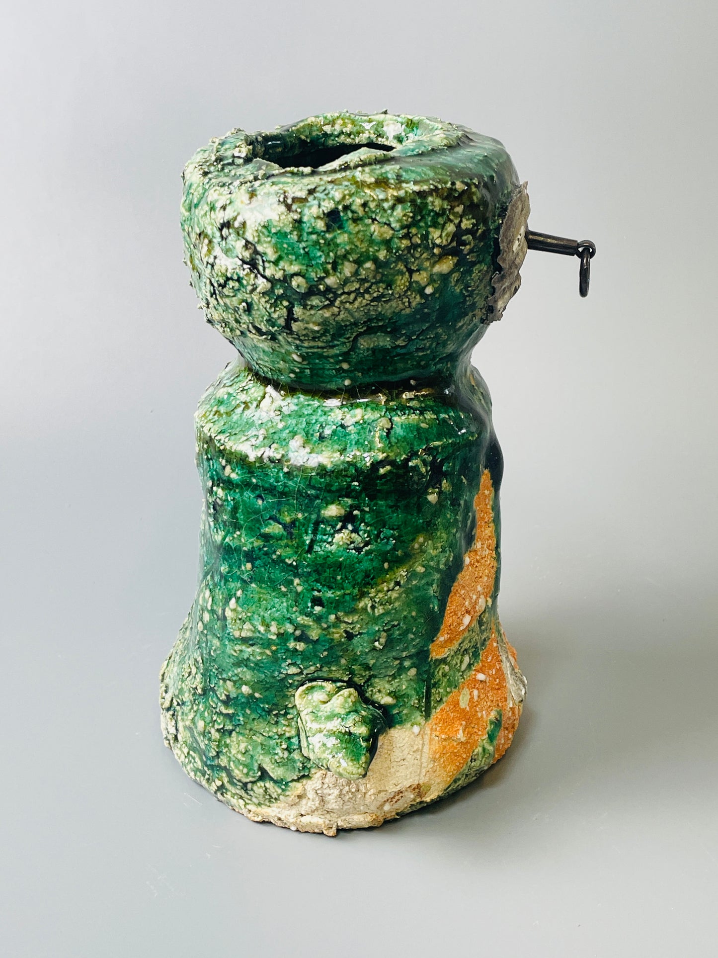 Shiga Oribe hanging kake hanaire, side fired, inclusion body, needle ash, personal marks for AA, A118