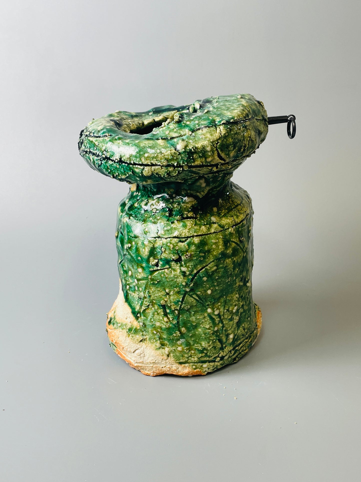 Shiga Oribe hanging kake hanaire, side fired, inclusion body, needle ash, personal marks for AA, A124