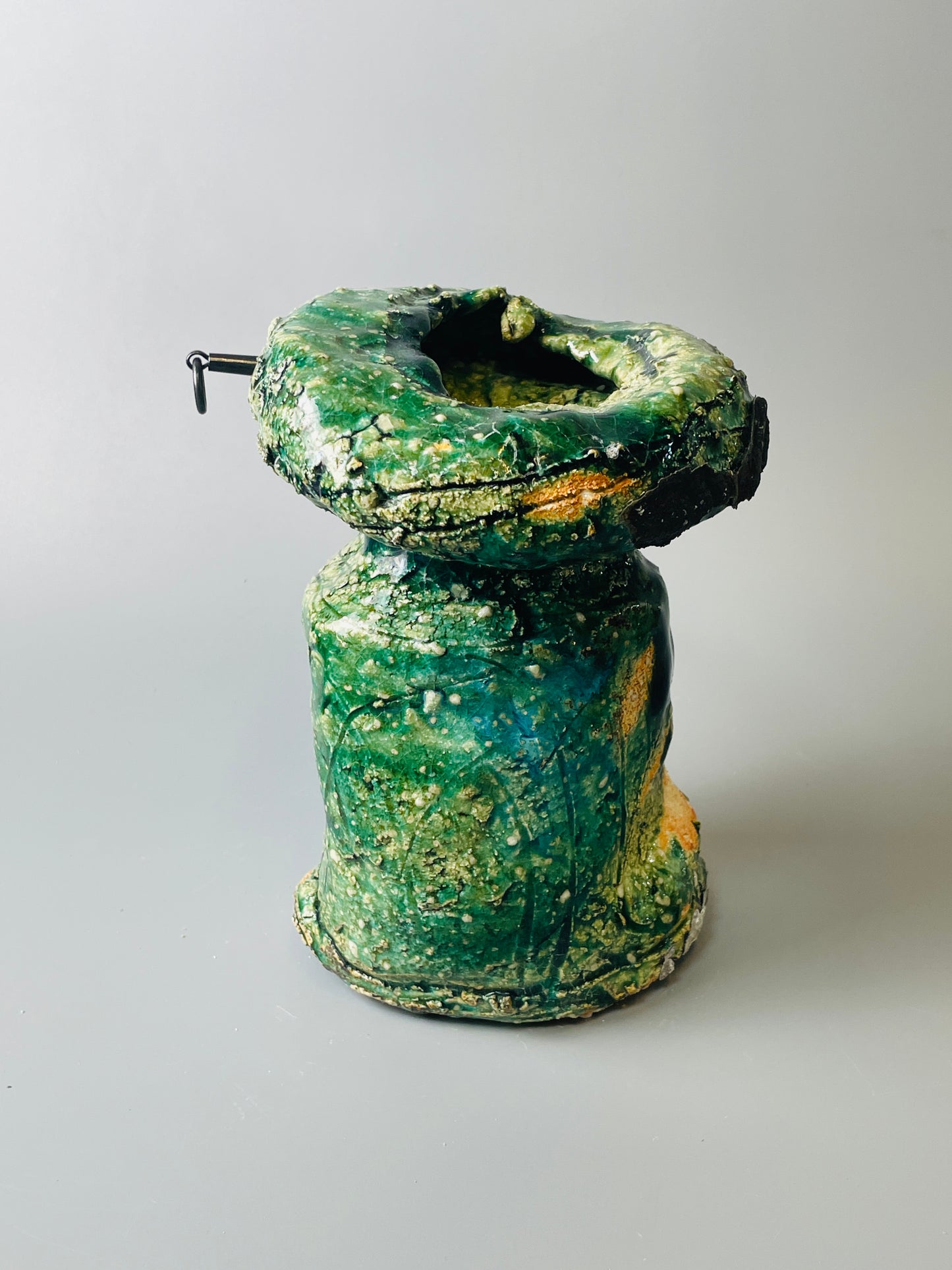 Shiga Oribe hanging kake hanaire, side fired, inclusion body, needle ash, personal marks for AA, A124