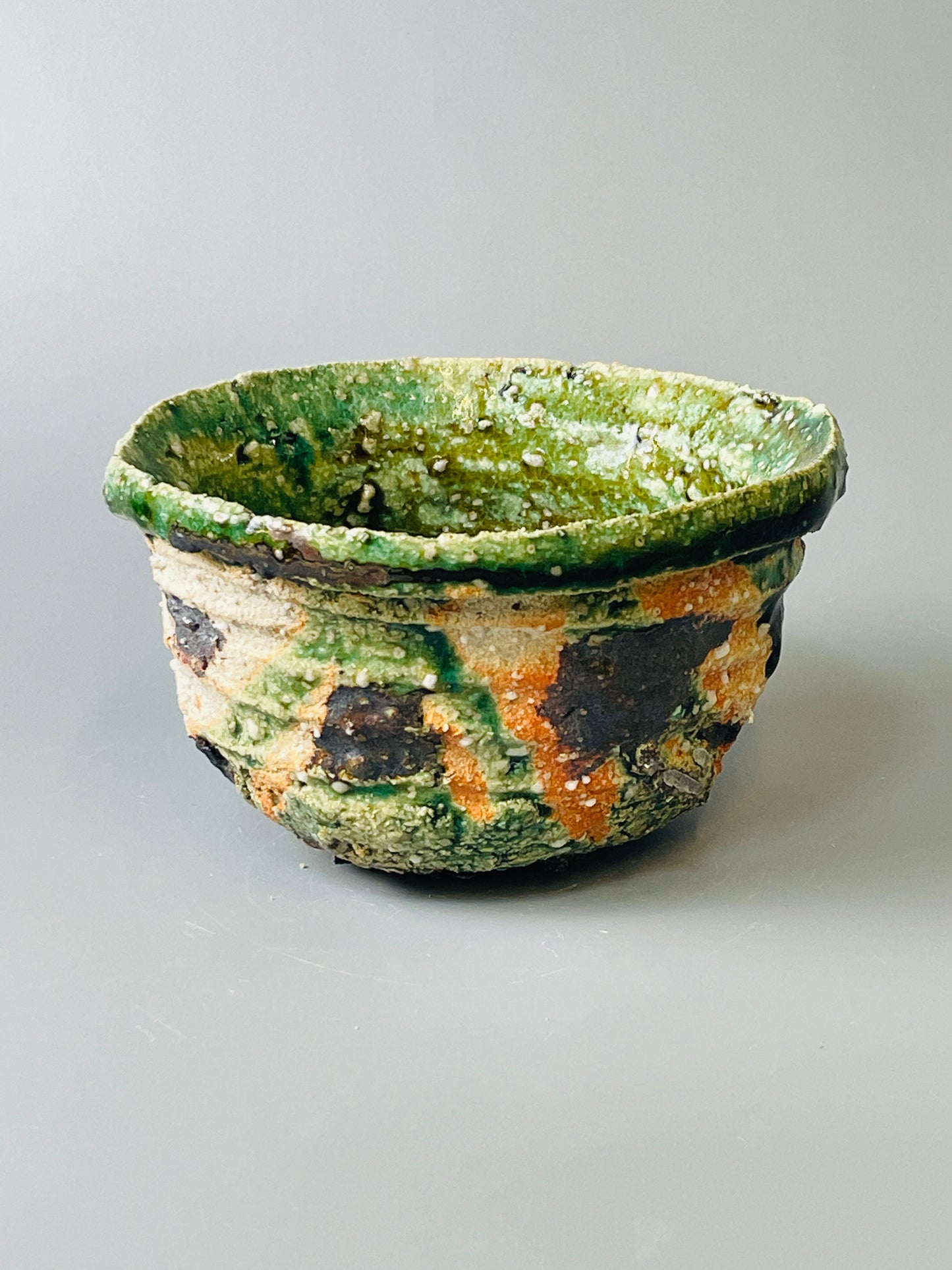 Shiga Oribe chawan, side fired, inclusion body, needle ash, personal marks for AA, A131