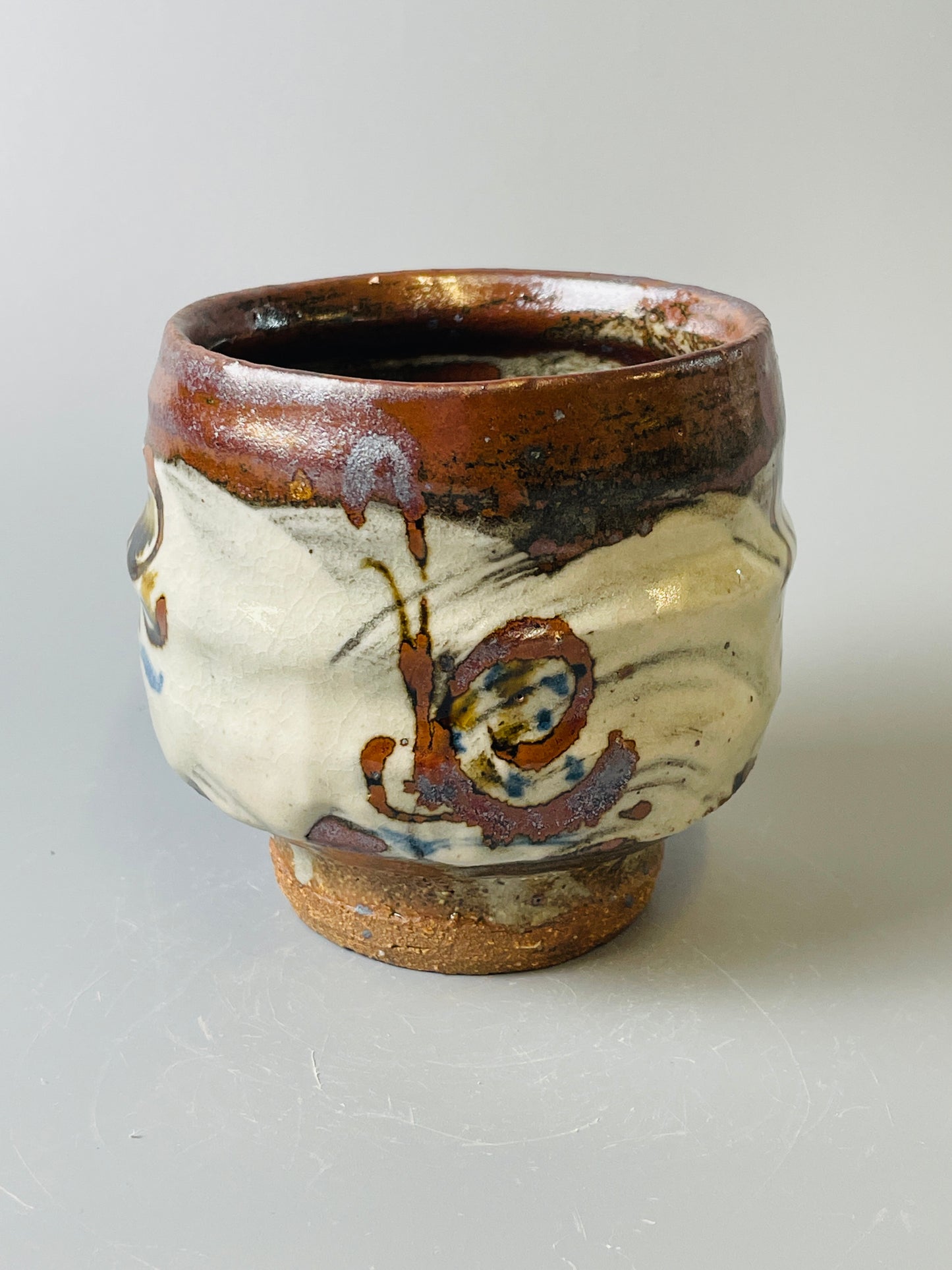 Yunomi, hakeme, cobalt, iron, T704