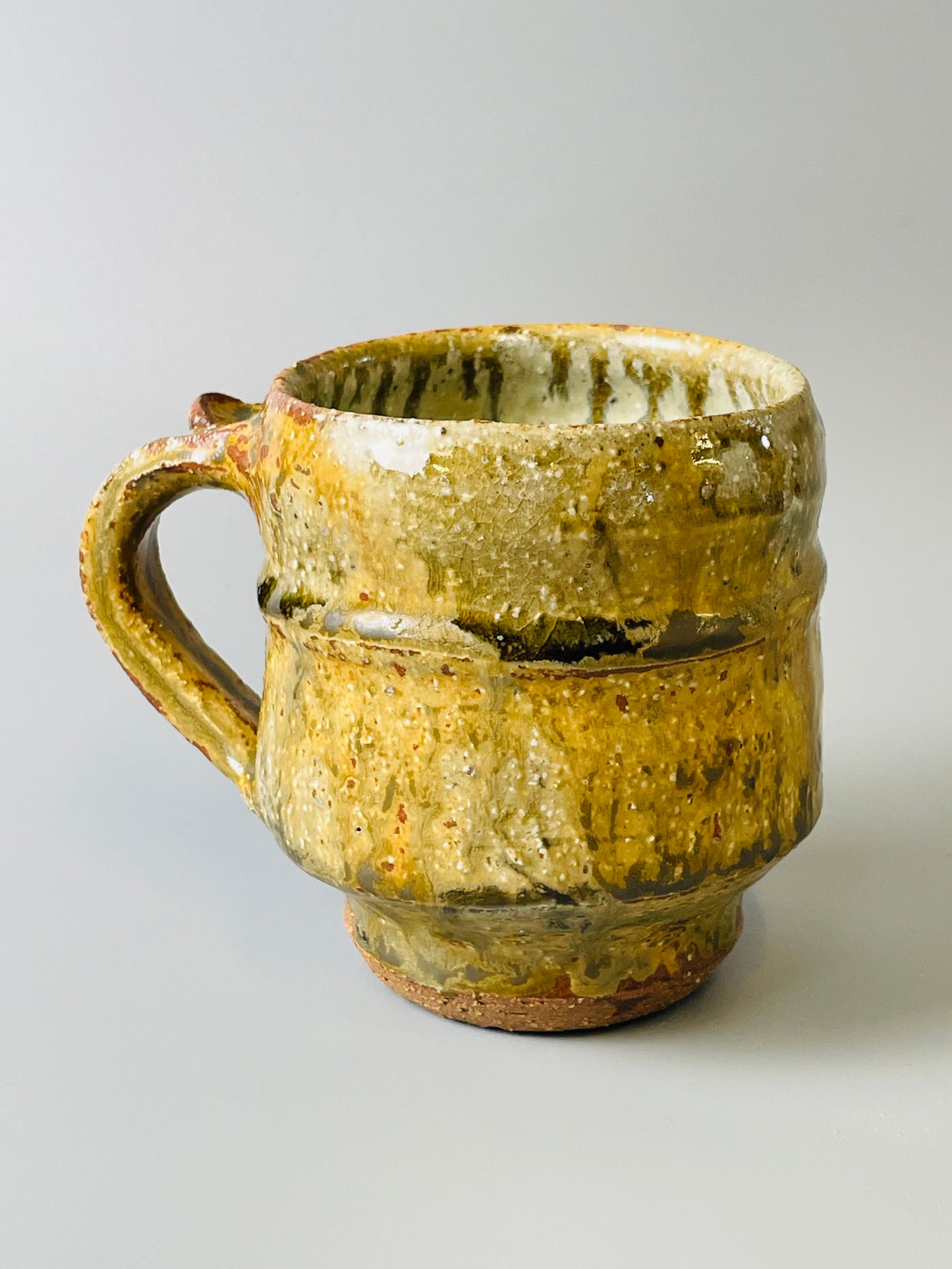 Mug, footed, oak ash, nuka, T828