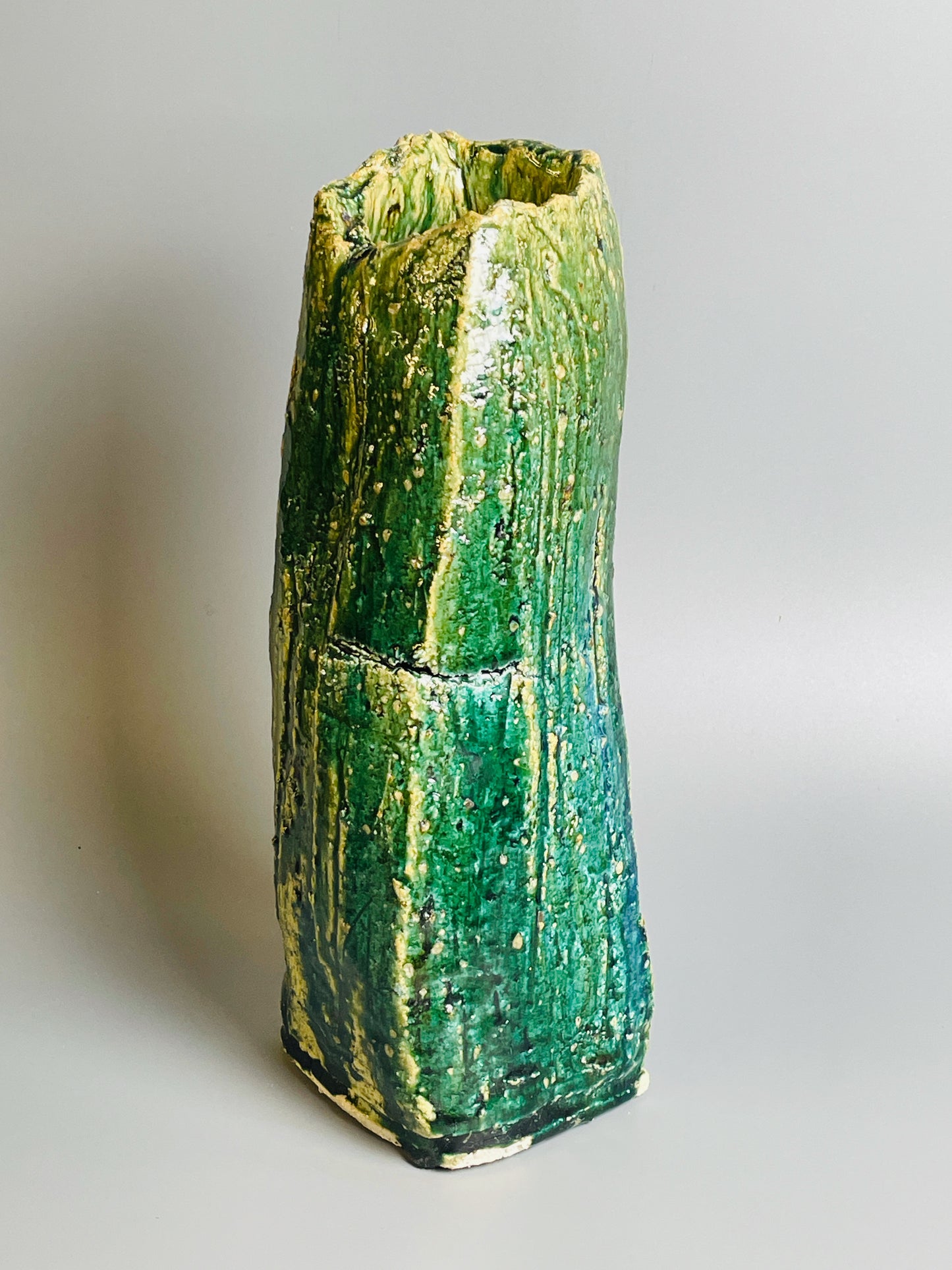 Aaron Angell for Troy Town, a large oribe mentori hanaire, feldspathic inclusions, A022
