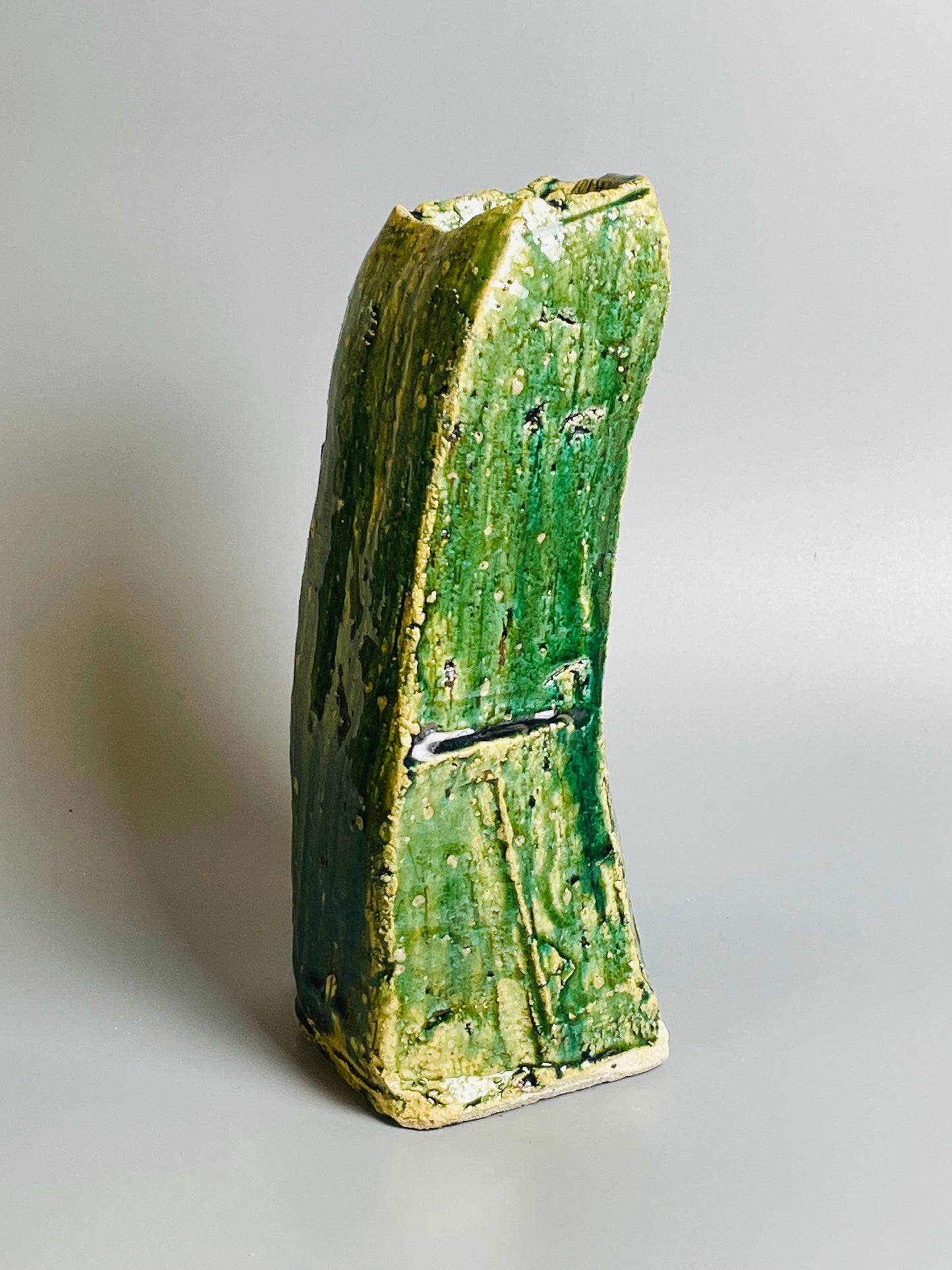 Aaron Angell for Troy Town, a large mentori oribe hanaire, feldspathic inclusions, A032