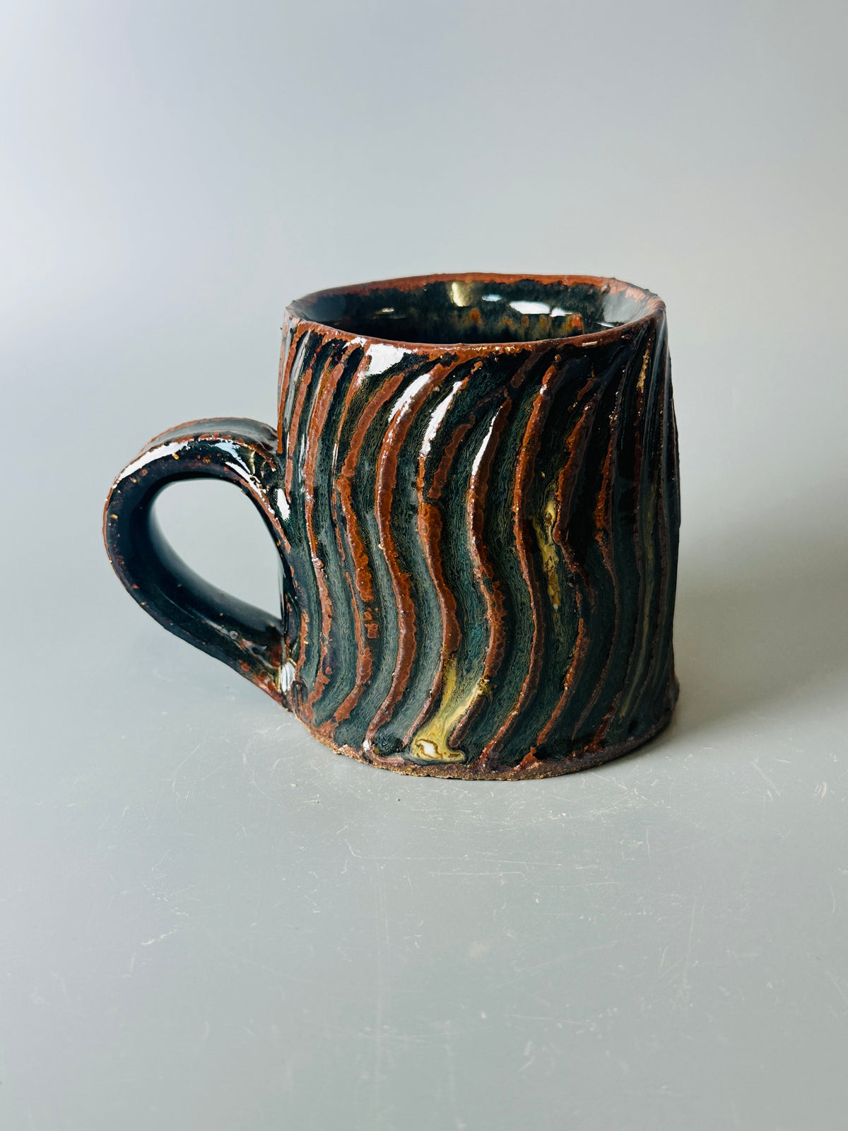 Mug, fluted, temmoku T1632