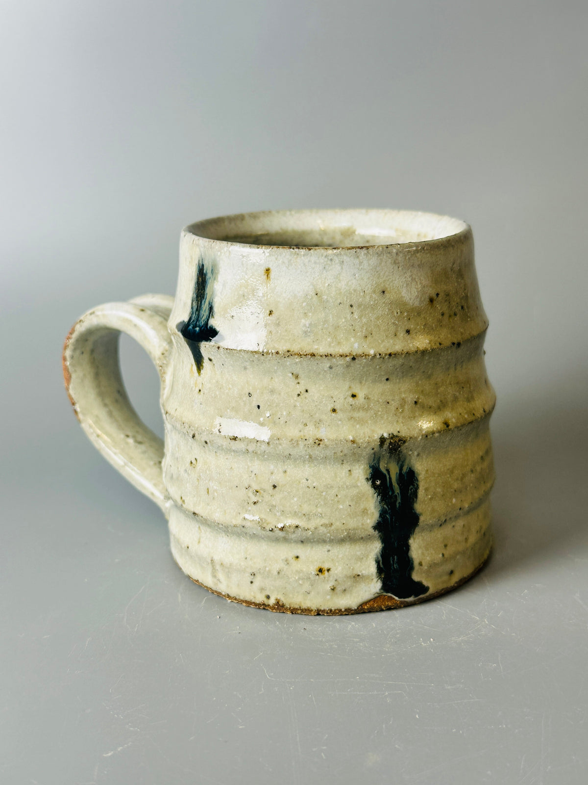 Mug, ridged, nuka T1642