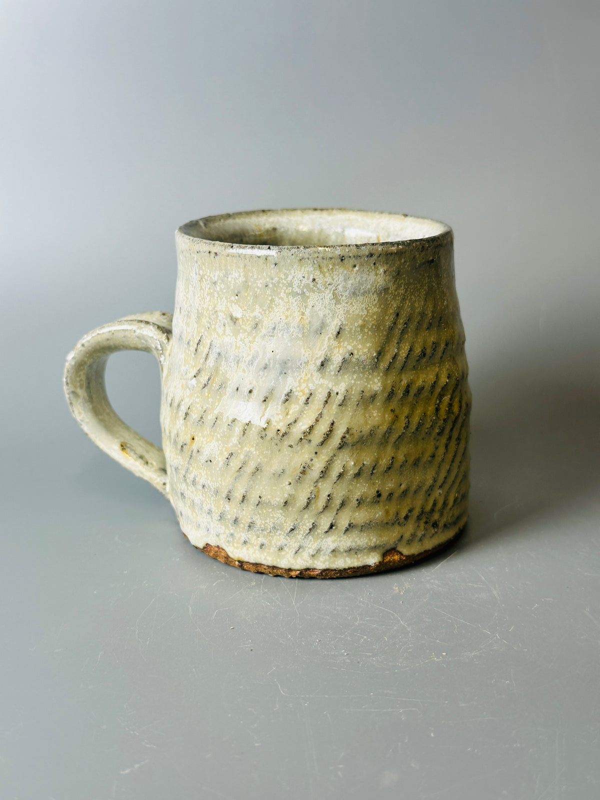 Mug, rope marked, nuka T1646