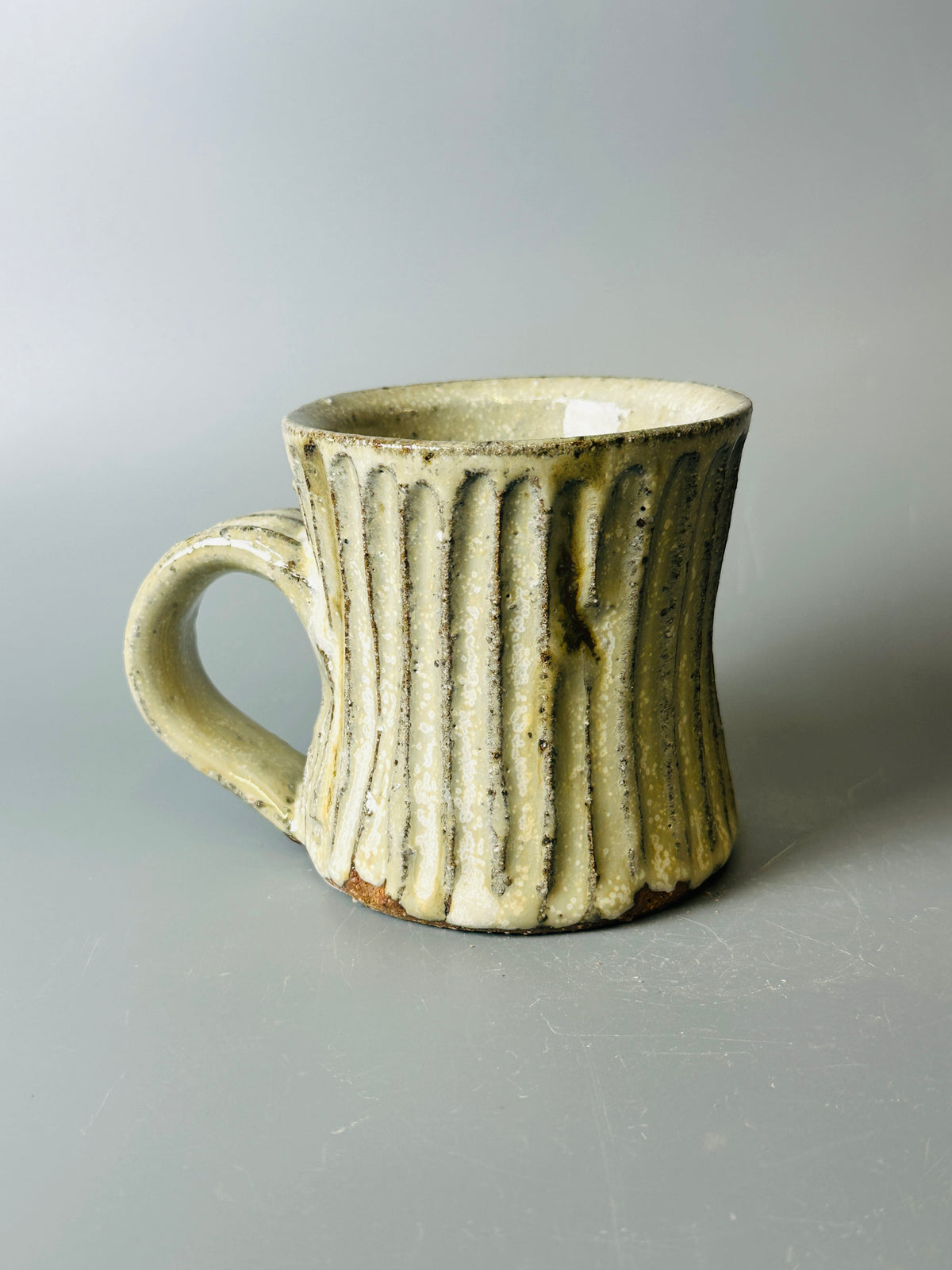 Mug, fluted, nuka T1647