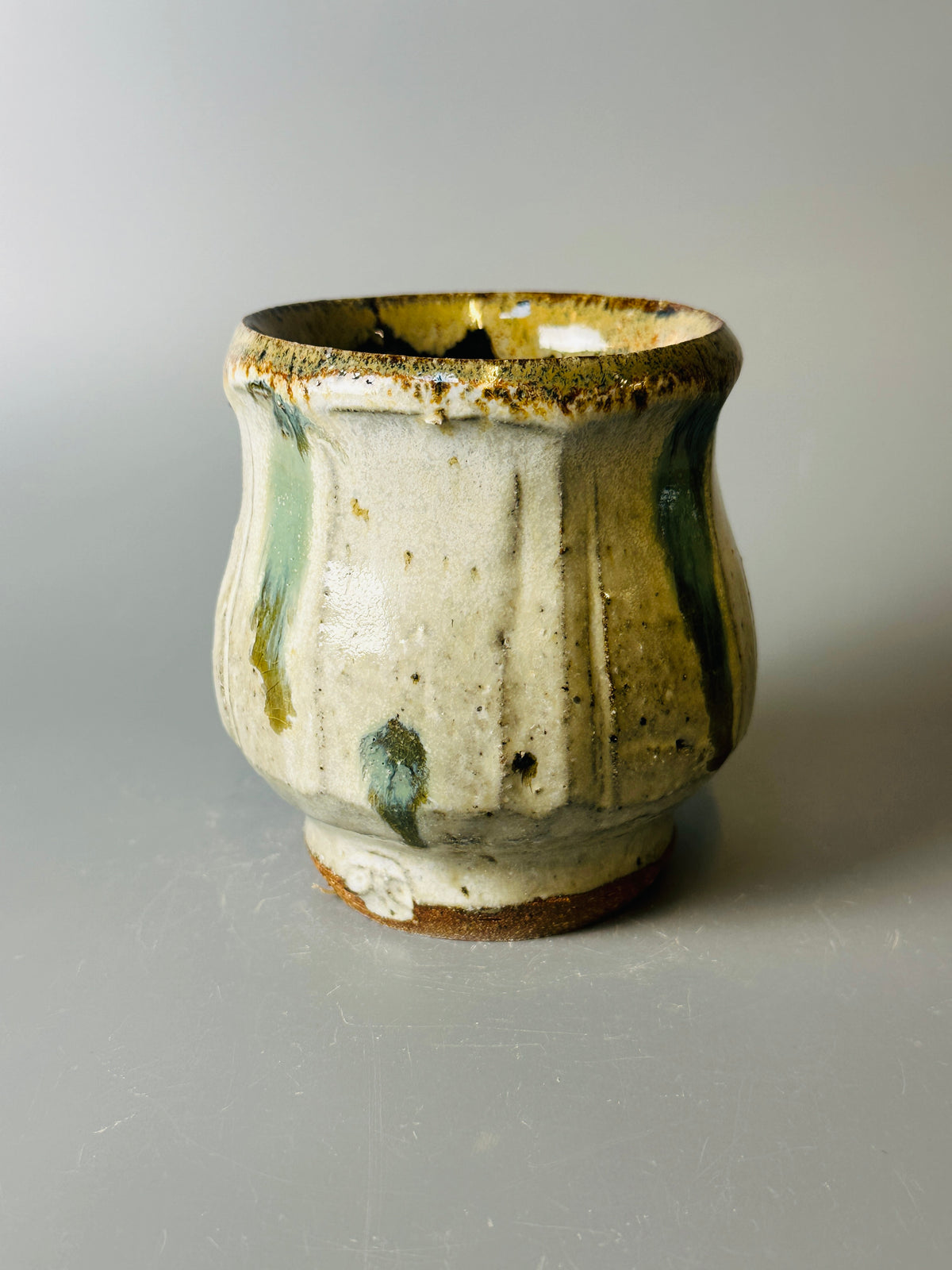 Yunomi, faceted, nuka, T1687