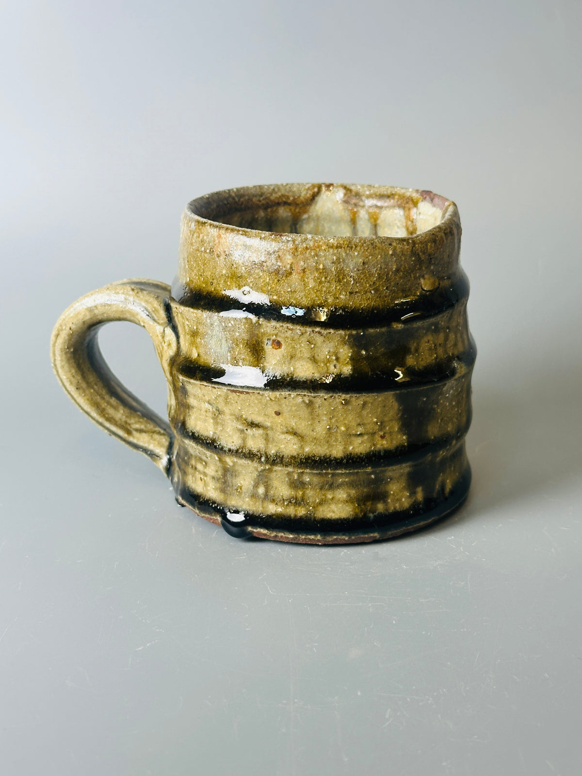 Mug, ridged, cherry ash T1722