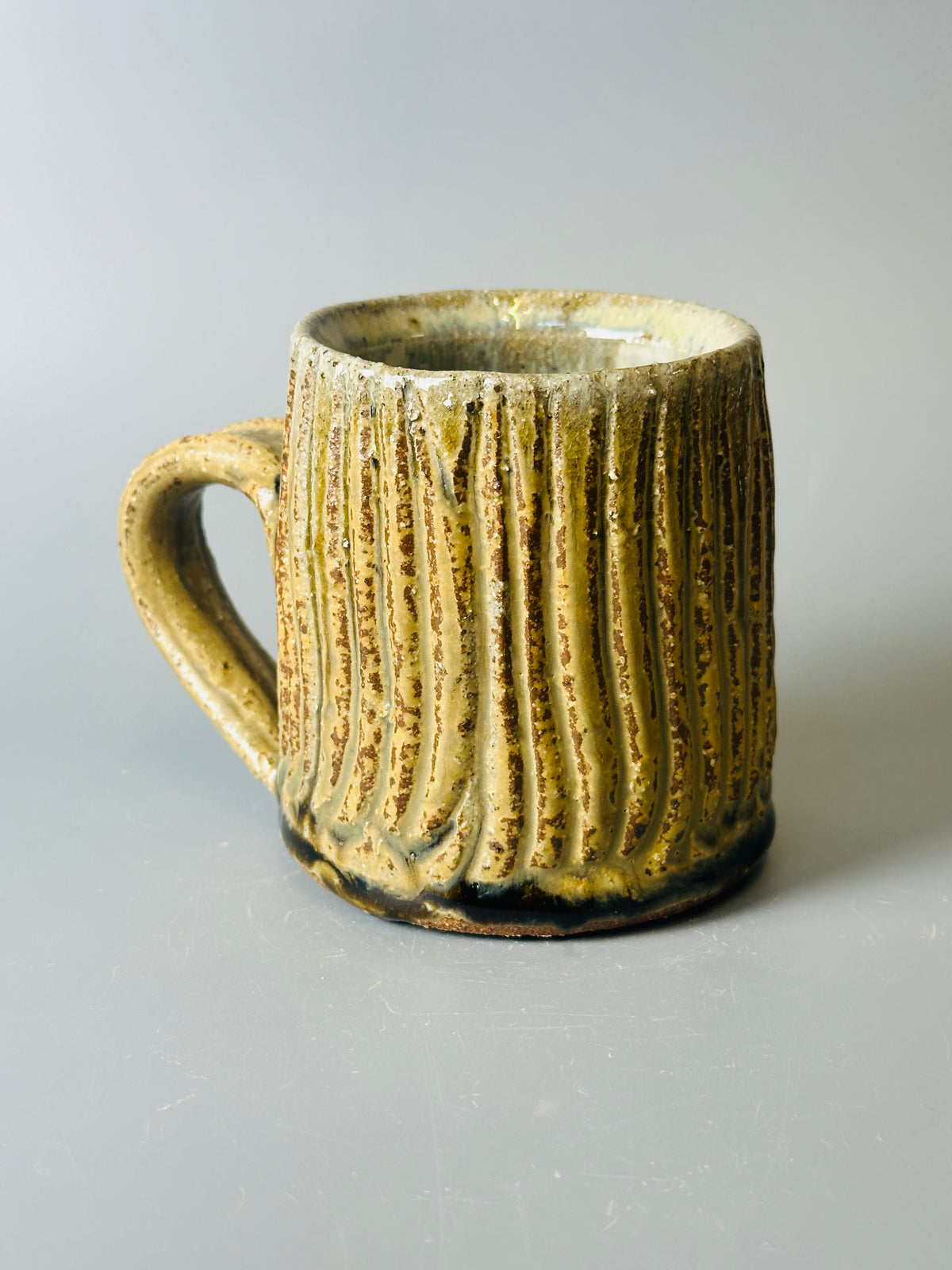 Mug, fluted, cherry ash T1725
