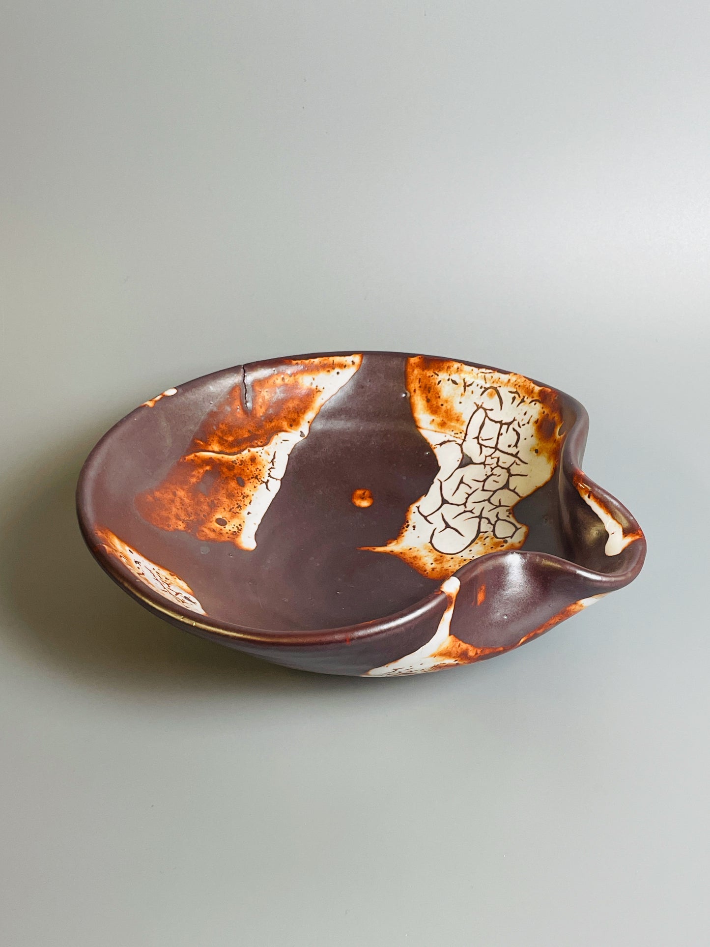 Pouring bowl, shino, T431