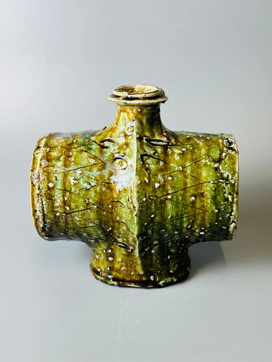 Shiga-Oribehanaire cocoon flower vase A345