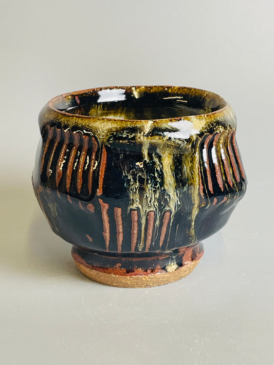 Yunomi, faceted, temmoku, nuka, T1020