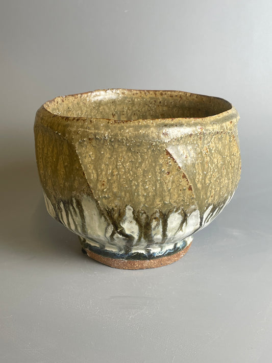 Bowl, faceted, ash, nuka, T1211
