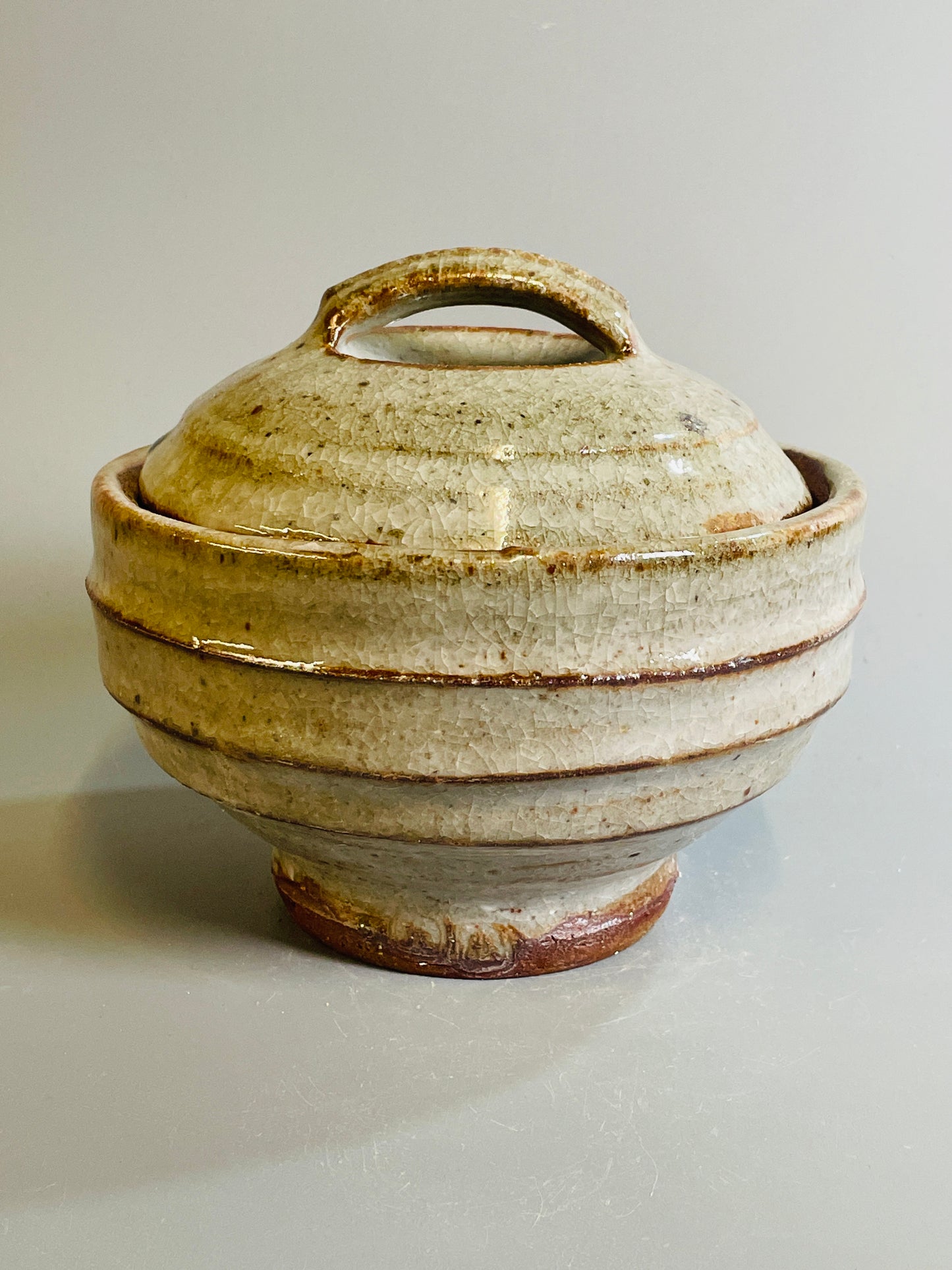 Bowl and cover, shino, T1328
