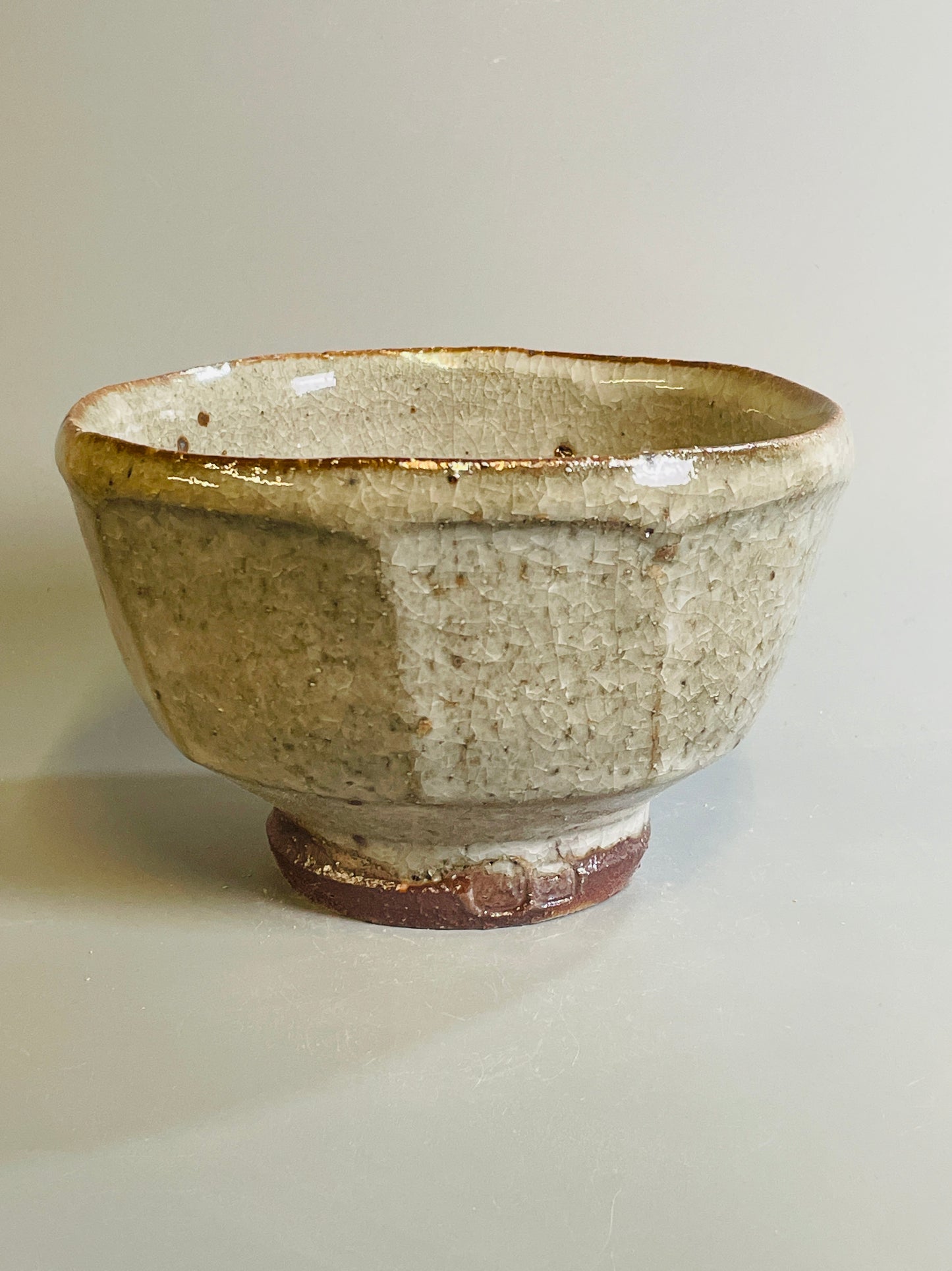 Bowl, faceted, shino, T1339