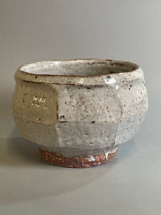 Large bowl, faceted, shino, T1343