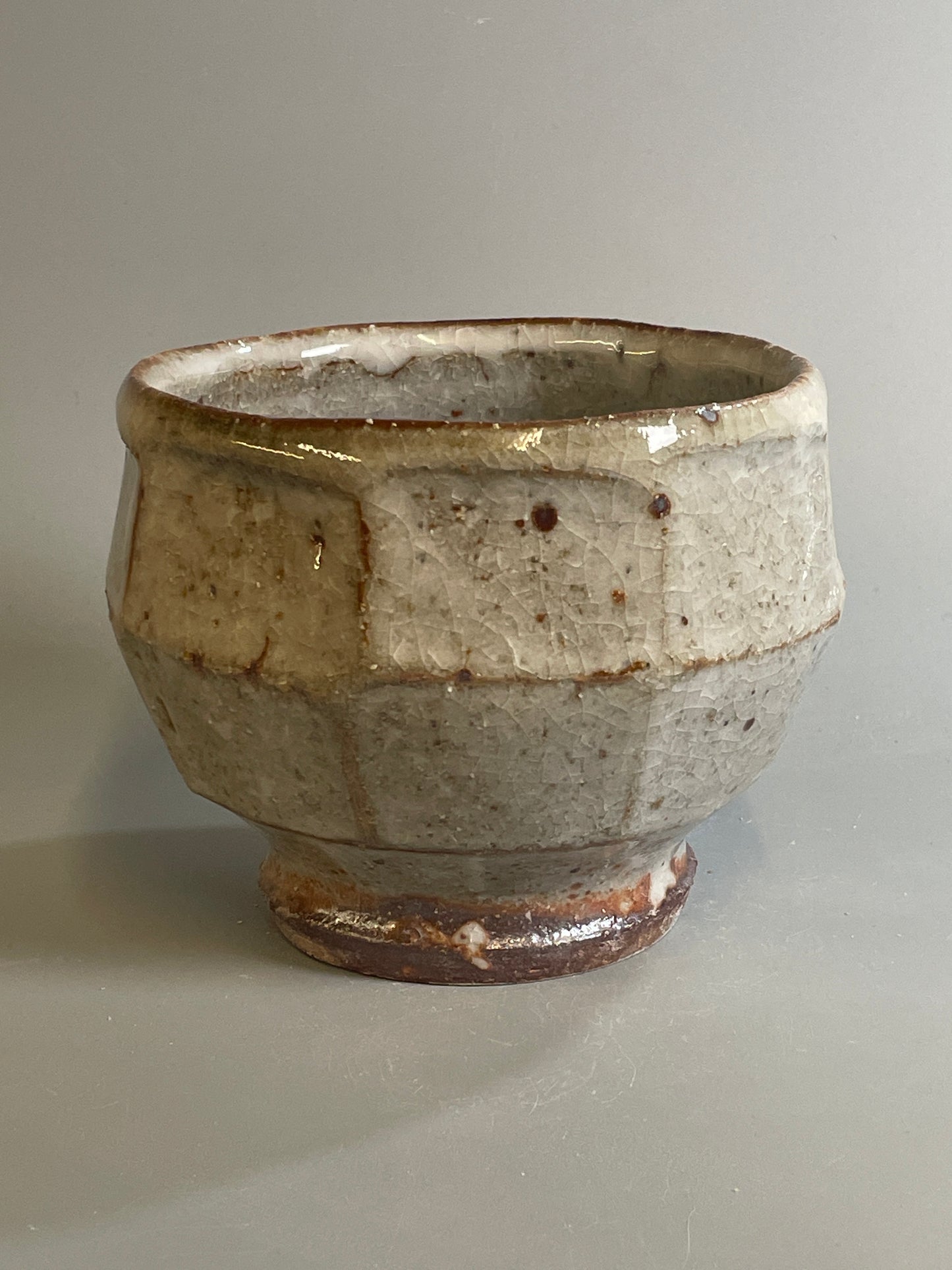 Bowl, faceted, shino T1345