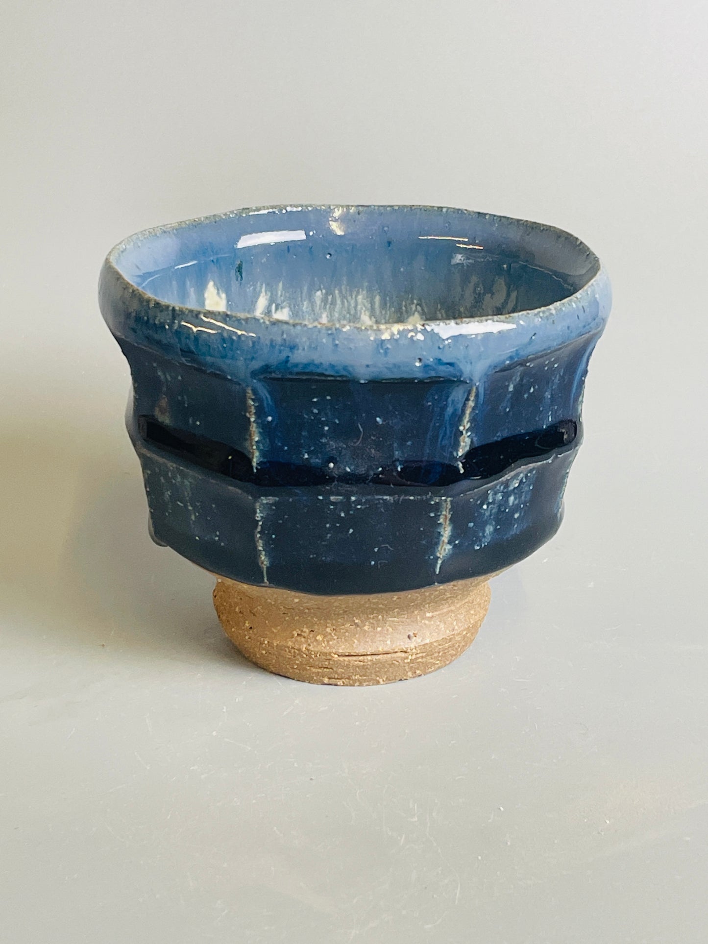 Yunomi, faceted, blue ash, nuka, T986