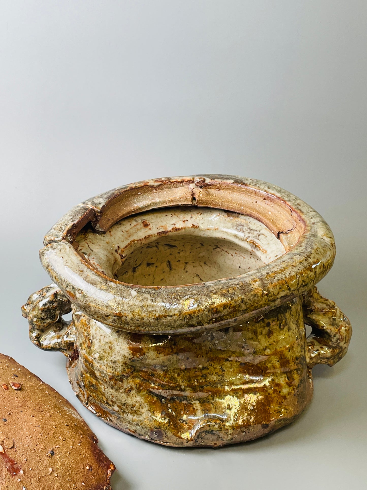 Oni shino mizusashi or large jar, personal marks for AA, A149