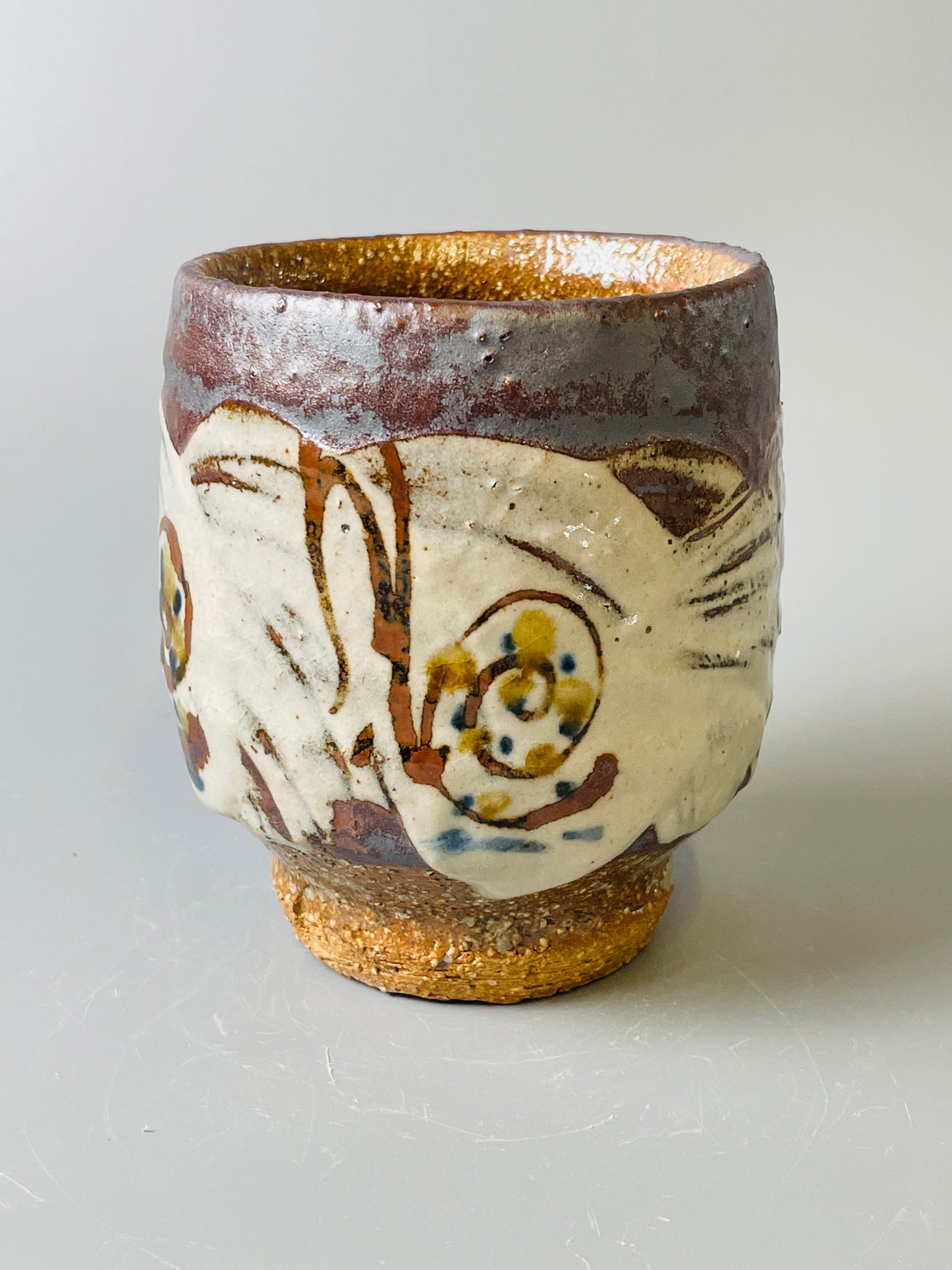 Yunomi, hakeme, cobalt, iron, T695