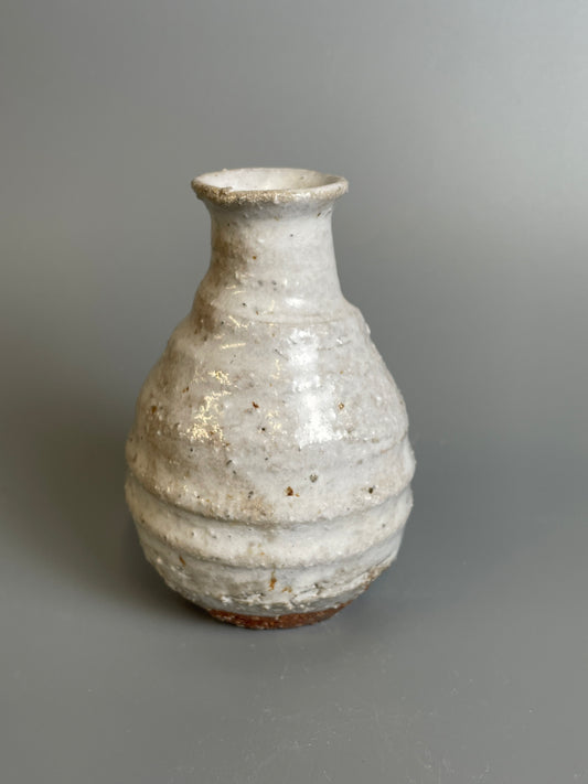 A hagi tokkuri or bud vase A152