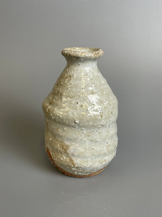 A hagi tokkuri or bud vase A157