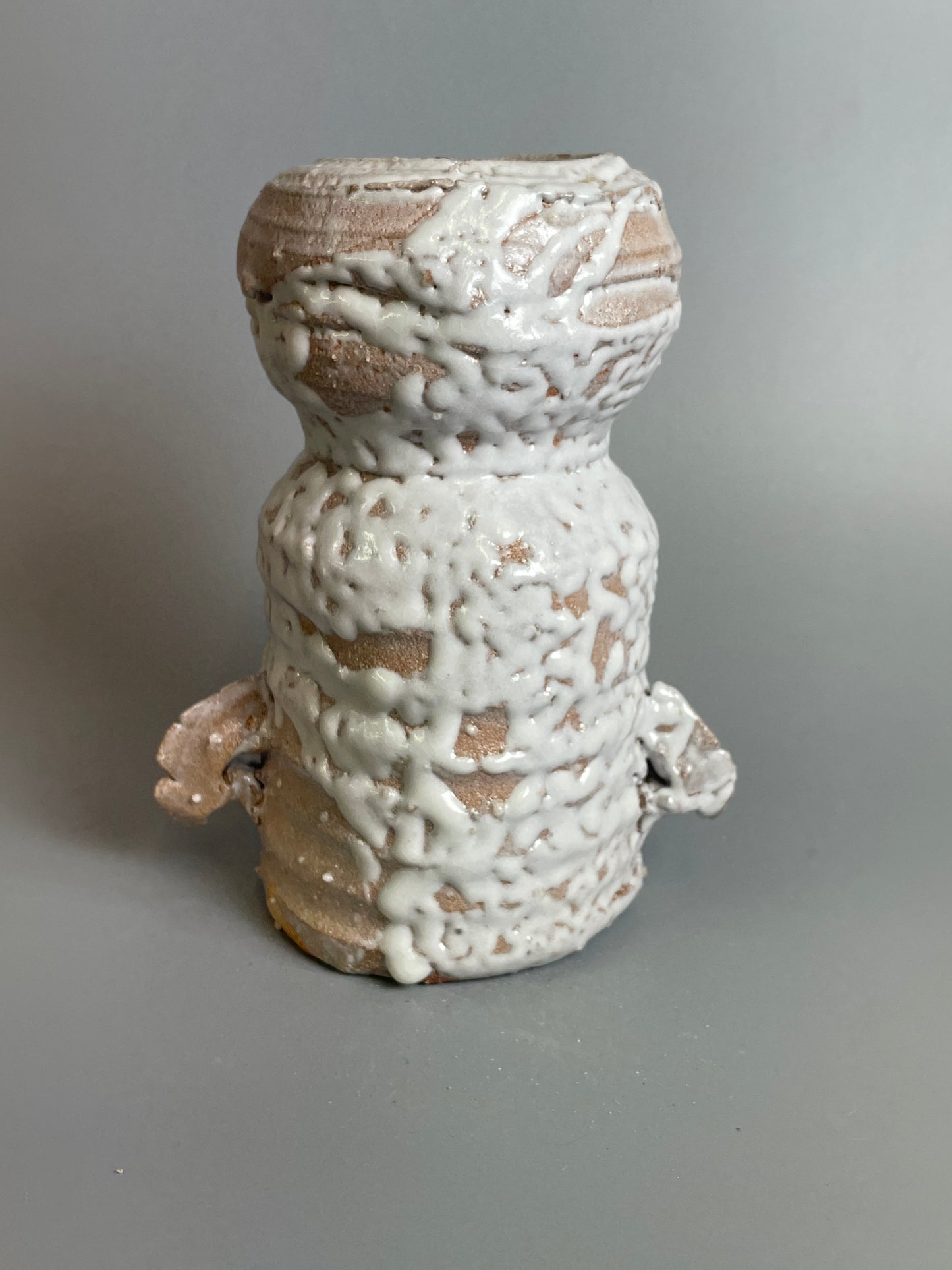 An Oni-Hagi hanging kake hanaire flower vase with iron fixture A180