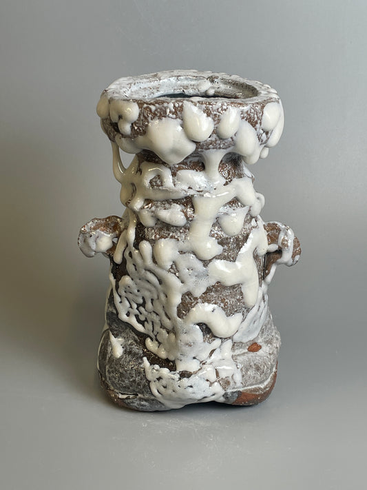 An Oni-Hagi hanaire flower vase A184