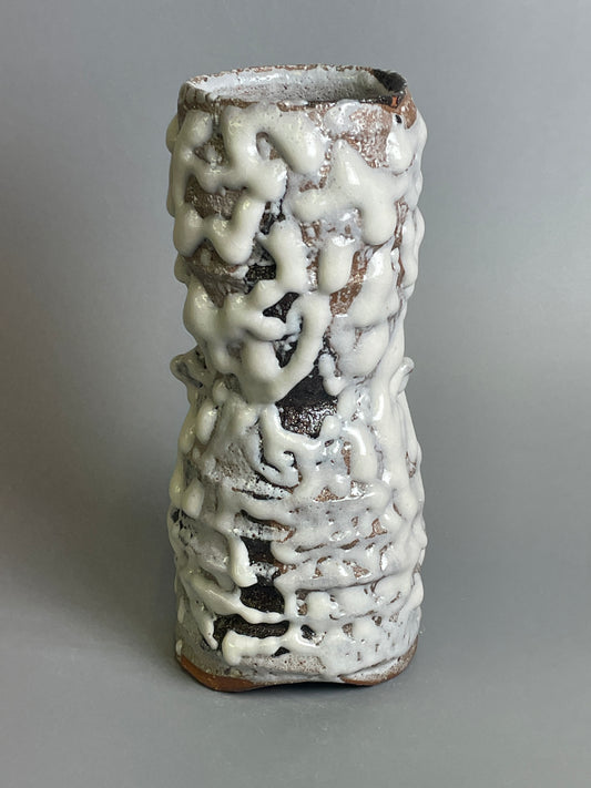 An Oni-Hagi hanaire flower vase A190