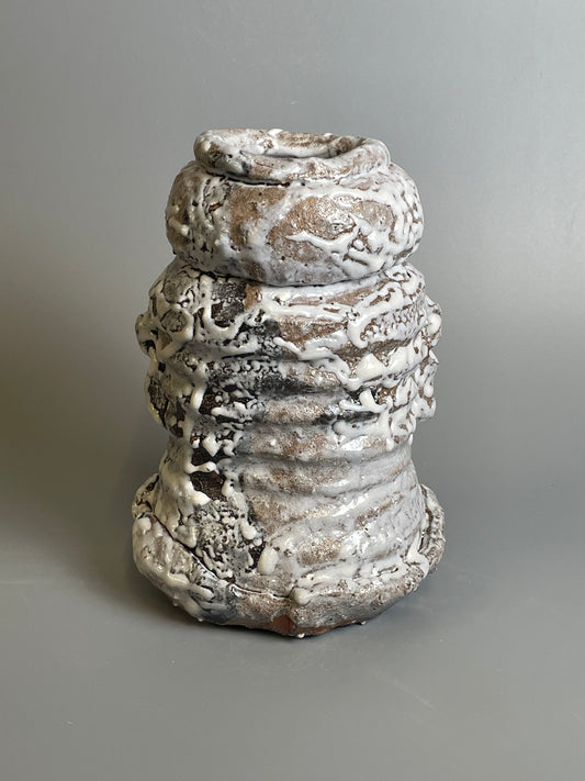 An Oni-Hagi hanaire flower vase A201