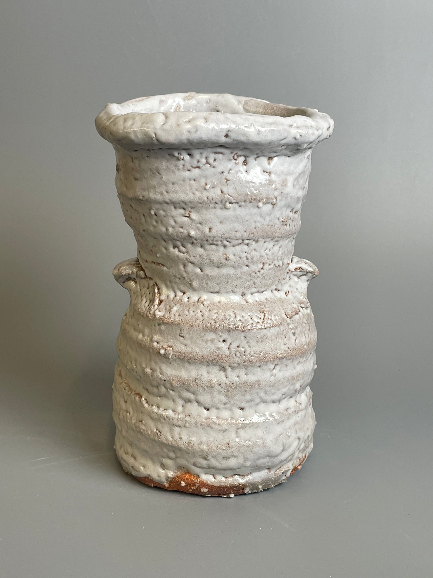 A Hagi hanging kake hanaire flower vase with iron fixture A206