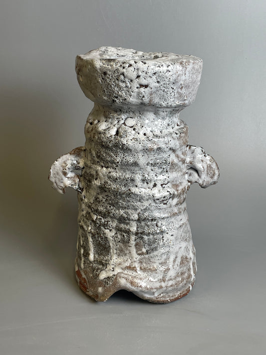 An Oni-Hagi hanaire flower vase A220