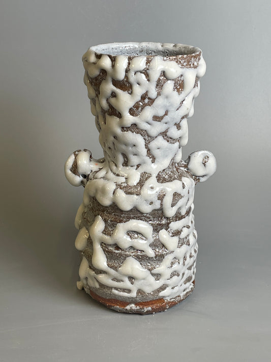 An Oni-Hagi hanaire flower vase A222