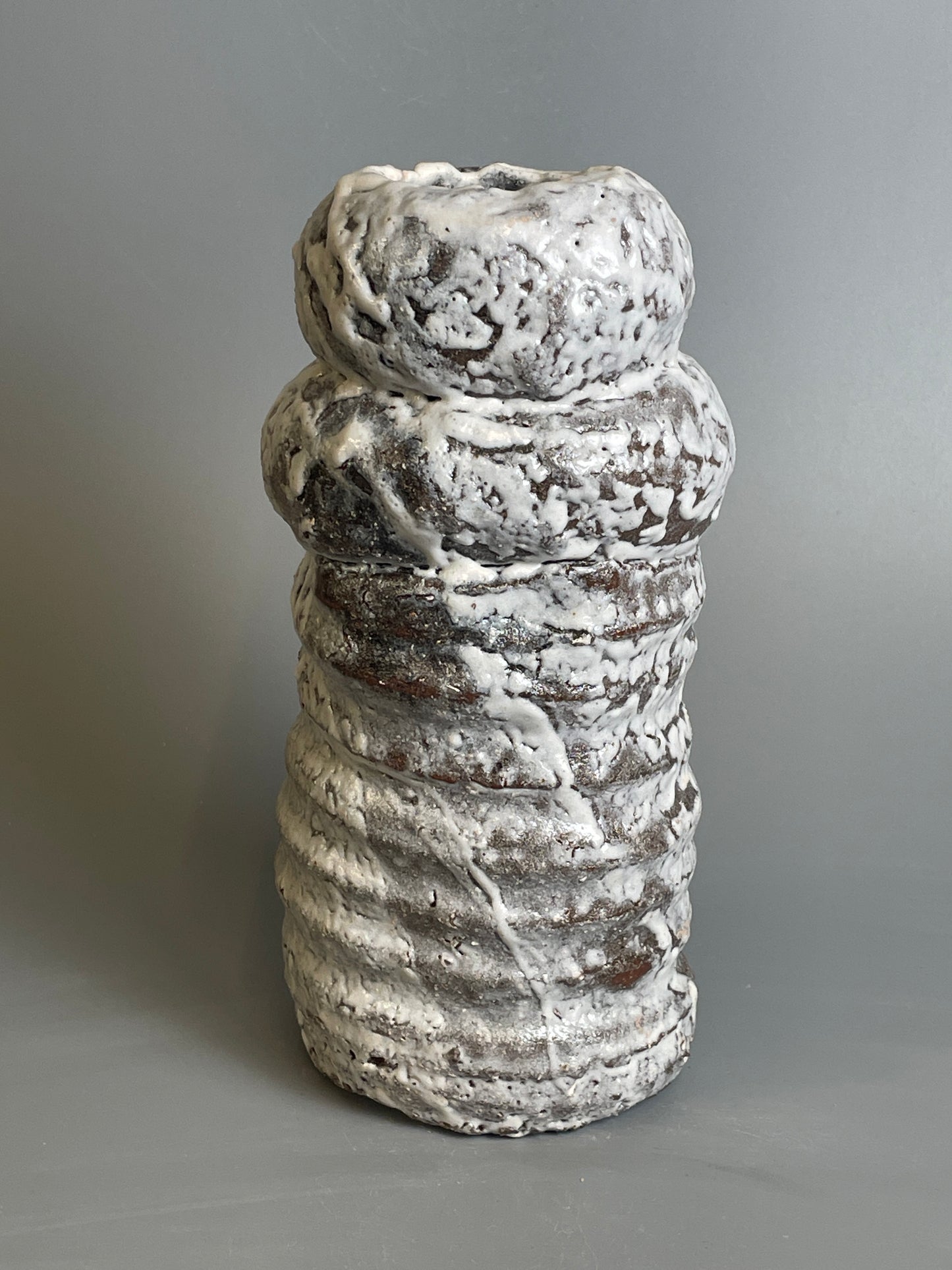 An Oni-Hagi hanaire flower vase A224