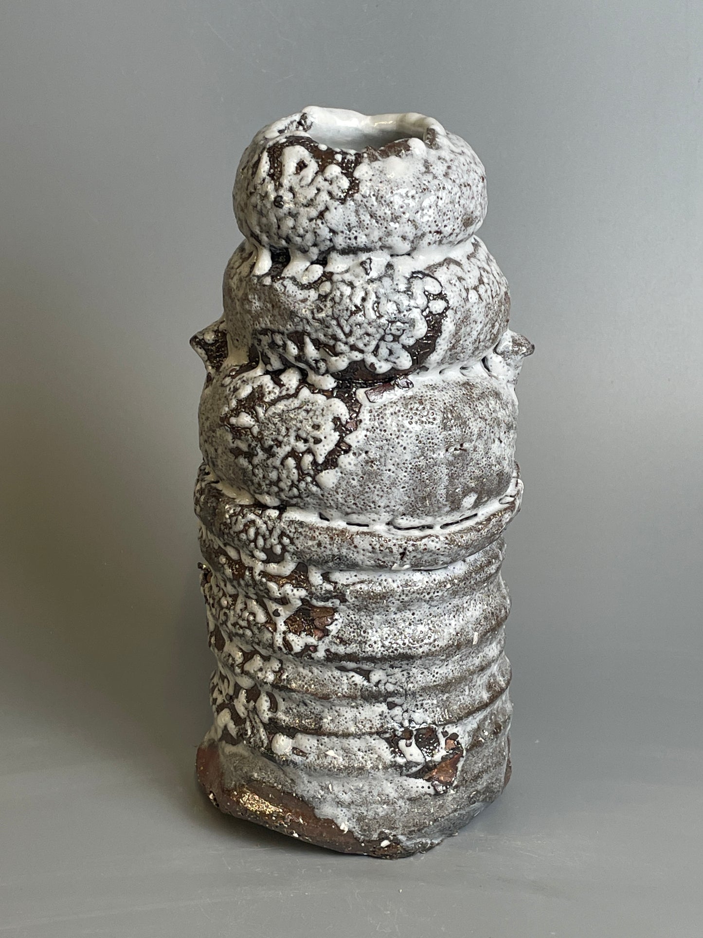 An Oni-Hagi hanaire flower vase A225