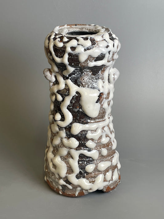 An Oni-Hagi hanaire flower vase A235