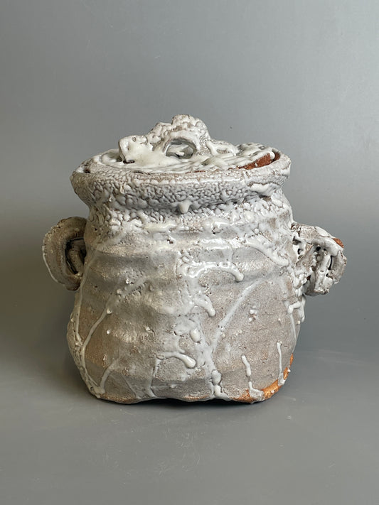 An Oni-Hagi small lidded vase A236