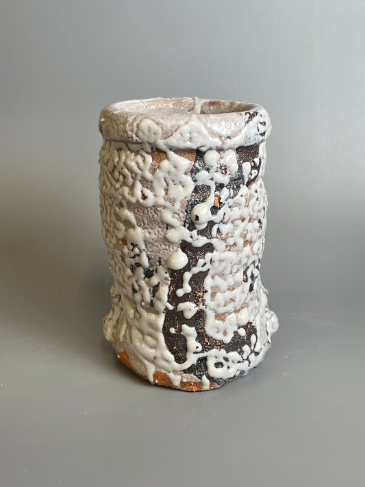 An Oni-Hagi hanging kake hanaire flower vase A243