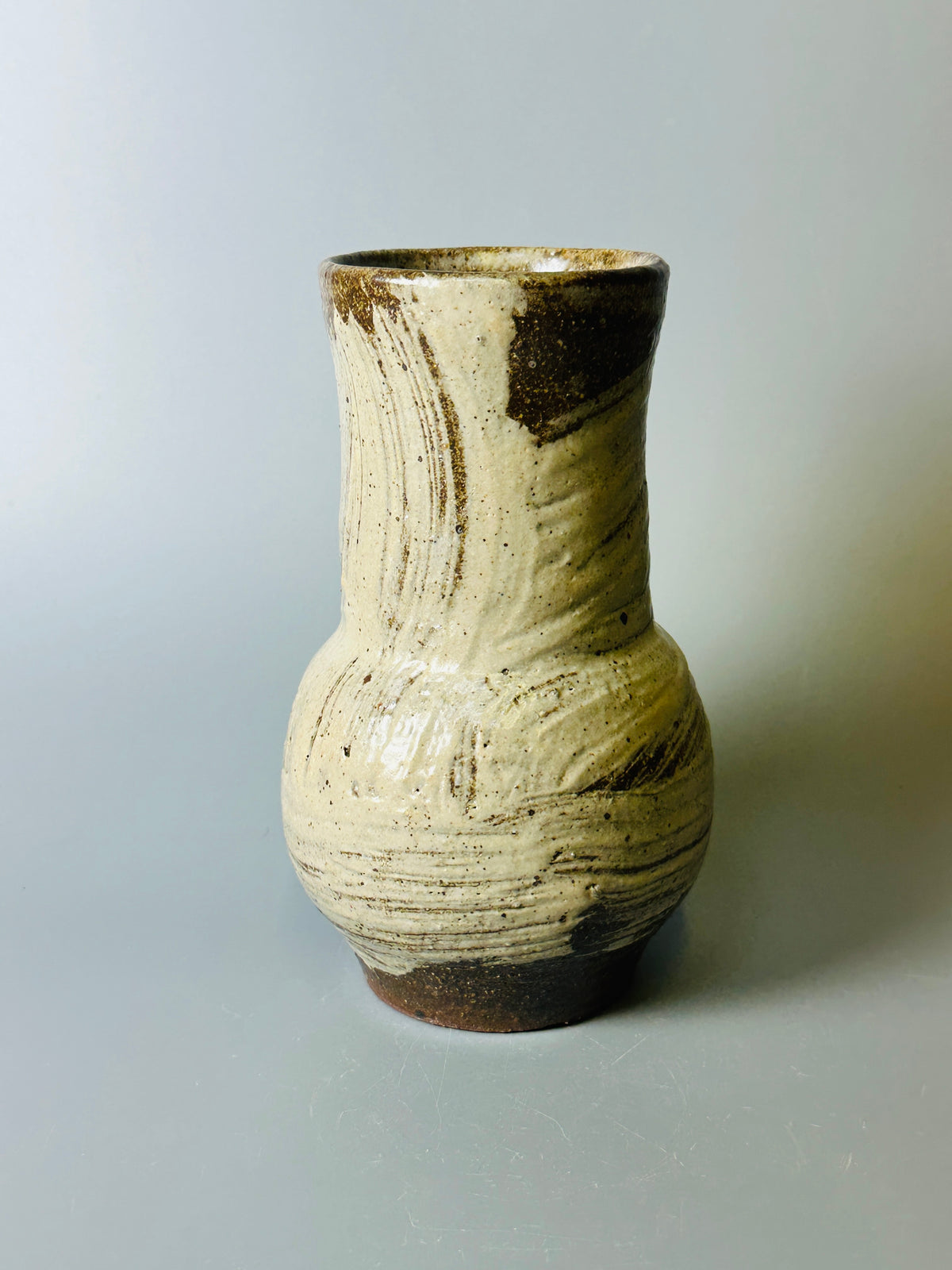 Hakeme and ash flower vase T1528